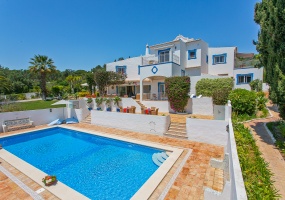 Beautiful Country House With Pool